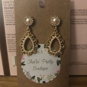 Beautiful Teardrop Shaped Gold & Pearl Earrings